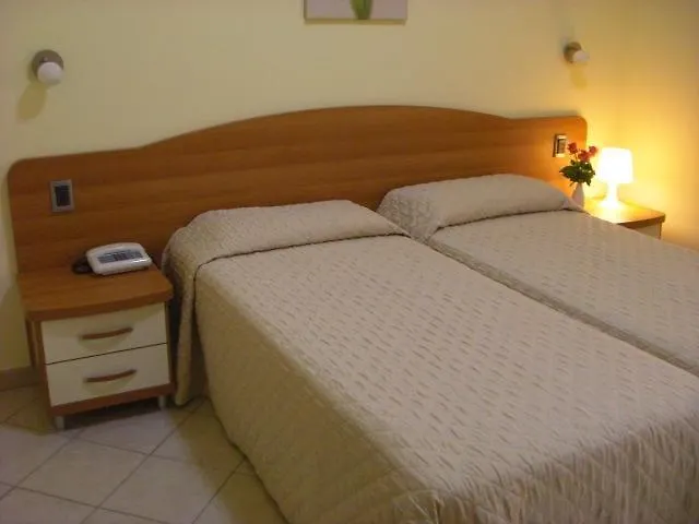 Hotel Ristorante Sbranetta Роццано